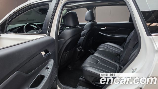 Hyundai Santafe 2023 — photo 18