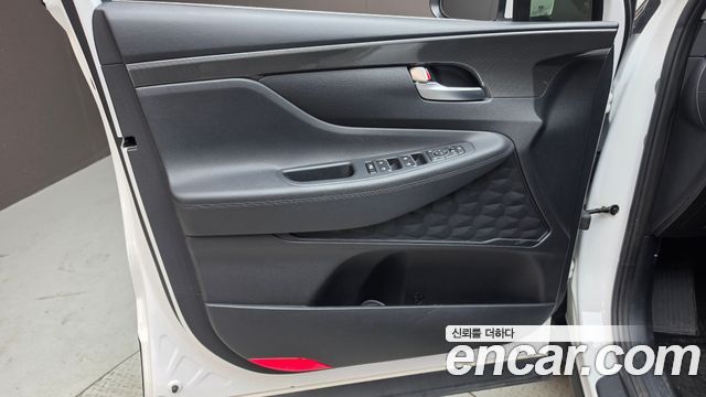Hyundai Santafe 2023 — photo 14