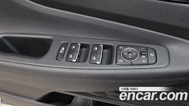 Hyundai Santafe 2023 — photo 32