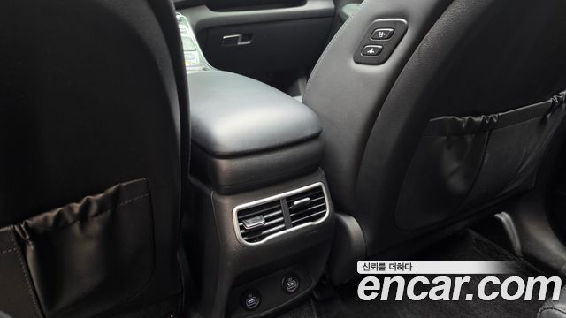 Hyundai Santafe 2023 — photo 33