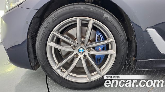 BMW 5-Series 2018 — photo 5