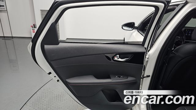 Kia K3 2024 — photo 15
