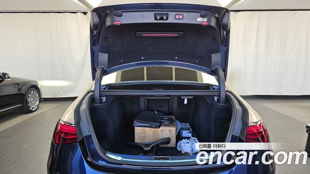 Mercedes-Benz S-Class 2022 — photo 20