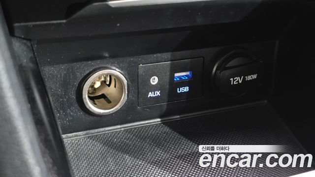 Hyundai AVANTE 2018 — photo 13