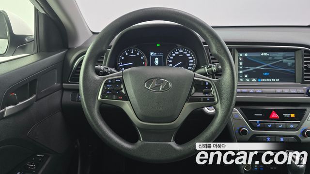 Hyundai AVANTE 2018 — photo 15