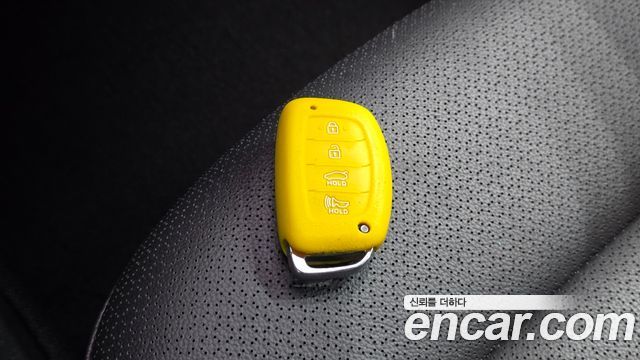 Hyundai AVANTE 2018 — photo 16