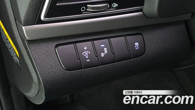 Hyundai AVANTE 2018 — photo 20