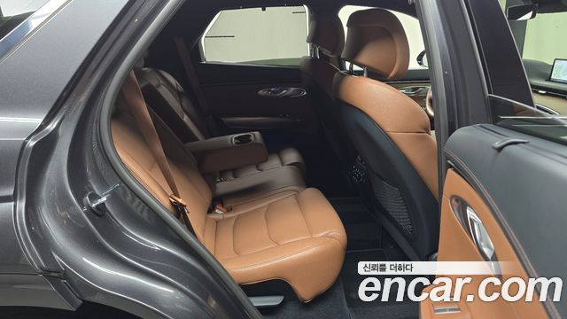 Genesis GV70 2021 — photo 17