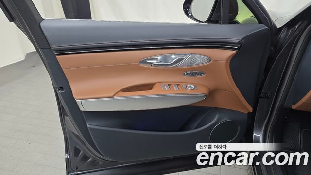 Genesis GV70 2021 — photo 14