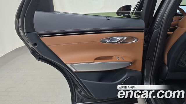 Genesis GV70 2021 — photo 15
