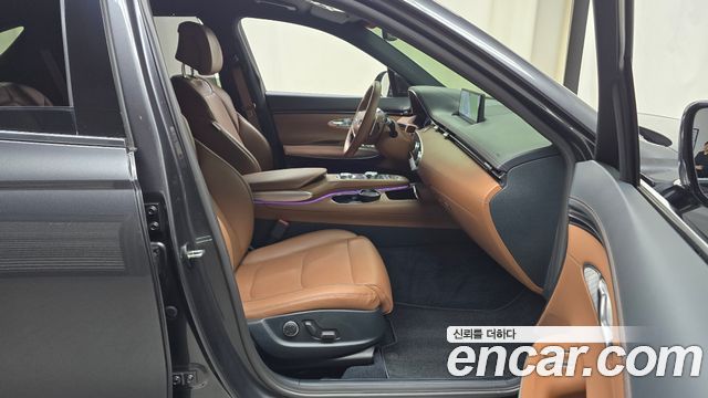 Genesis GV70 2021 — photo 16