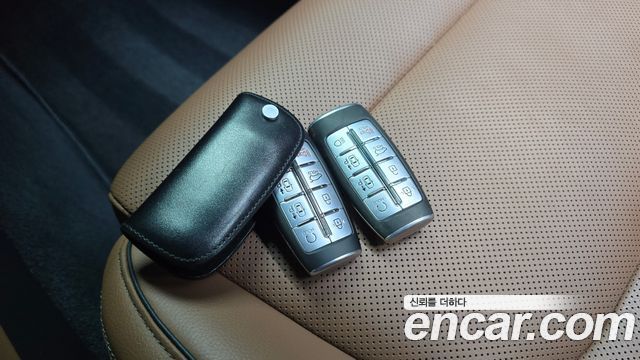 Genesis GV70 2021 — photo 28