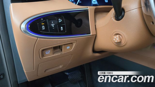Genesis GV70 2021 — photo 29