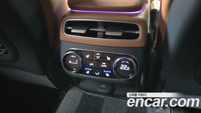 Genesis GV70 2021 — photo 30