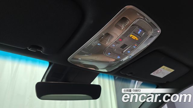 Genesis GV70 2021 — photo 34