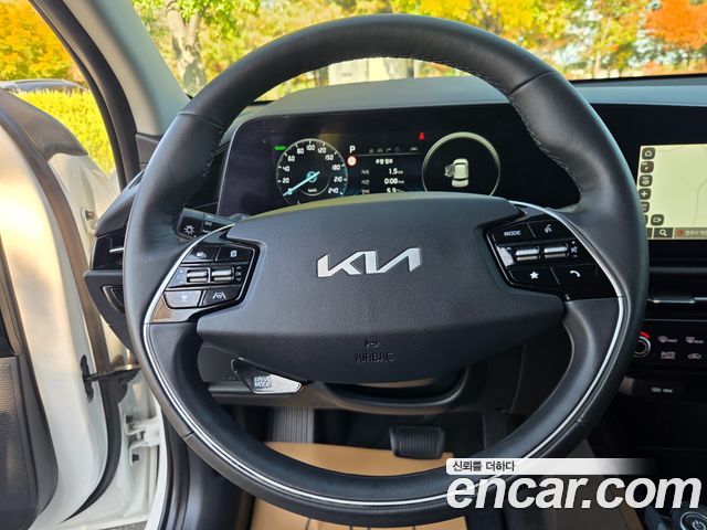 Kia Niro 2023 — photo 13