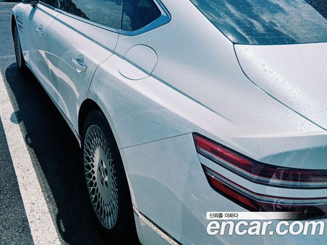 Genesis G80 2022 — photo 2