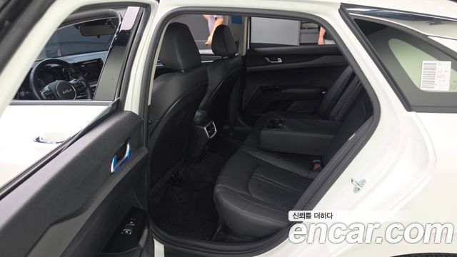Kia K5 2023 — photo 12