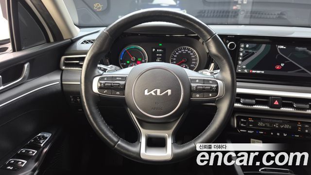 Kia K5 2023 — photo 13