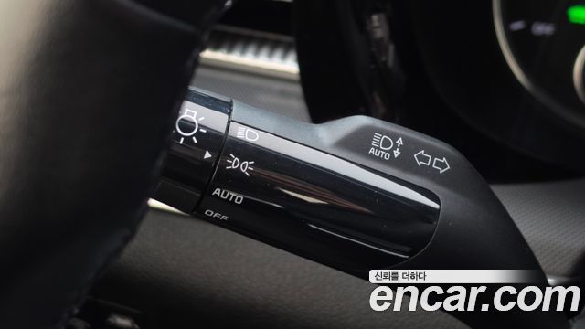 Kia K5 2023 — photo 16