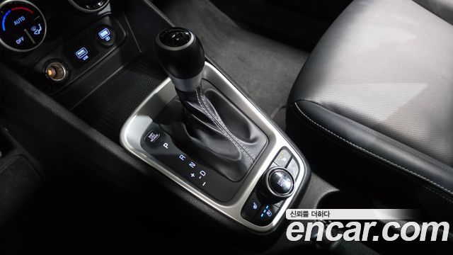 Hyundai Venue 2021 — photo 12