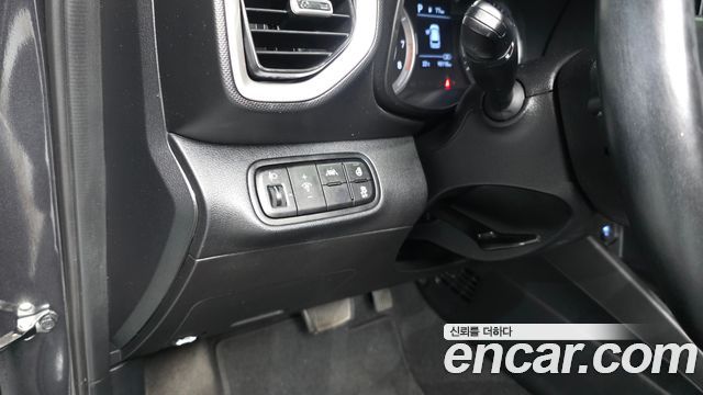 Hyundai Venue 2021 — photo 27