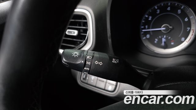Hyundai Venue 2021 — photo 28