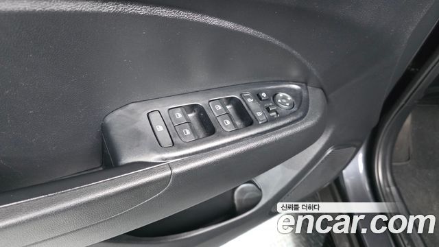 Hyundai Venue 2021 — photo 31