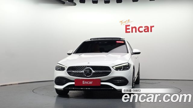 Mercedes-Benz C-Class 2025 — photo 3