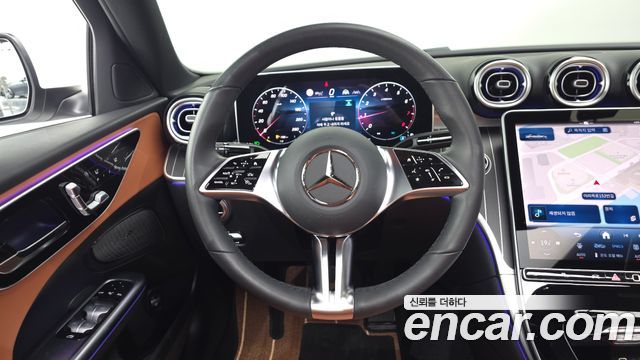 Mercedes-Benz C-Class 2025 — photo 18