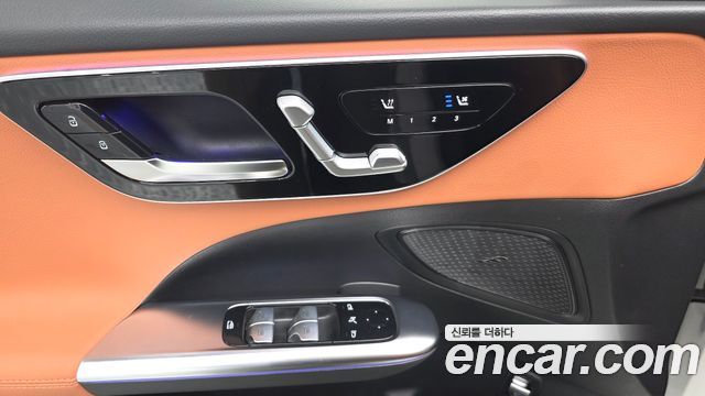 Mercedes-Benz C-Class 2025 — photo 28