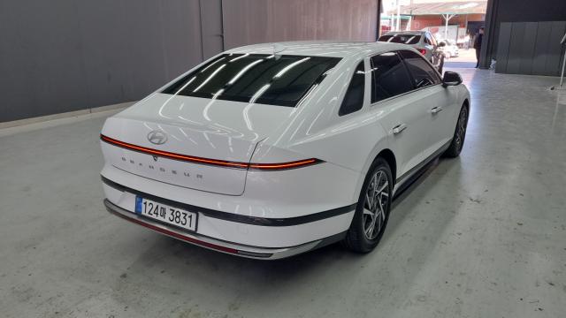 Hyundai Grandeur 2023 — photo 2