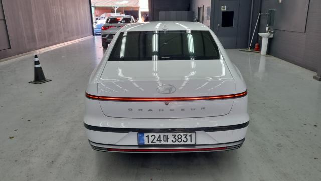 Hyundai Grandeur 2023 — photo 4