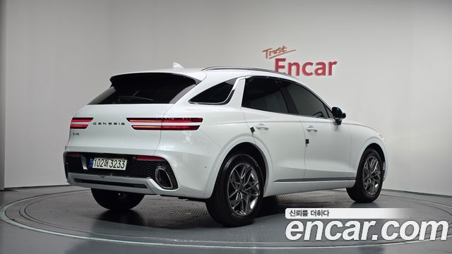 Genesis GV70 2023 — photo 2