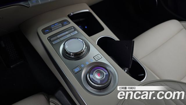 Genesis GV70 2023 — photo 12