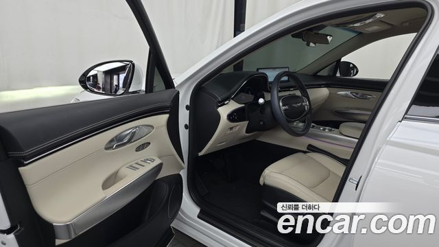 Genesis GV70 2023 — photo 13
