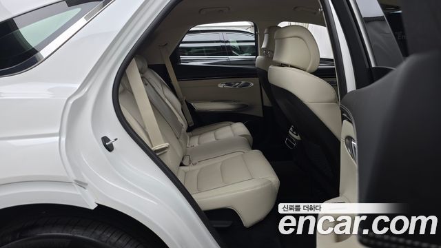 Genesis GV70 2023 — photo 17