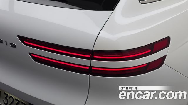 Genesis GV70 2023 — photo 9