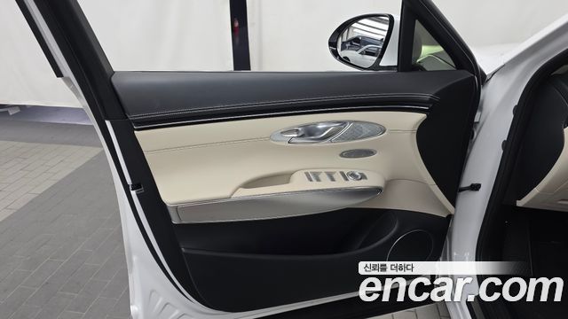 Genesis GV70 2023 — photo 14