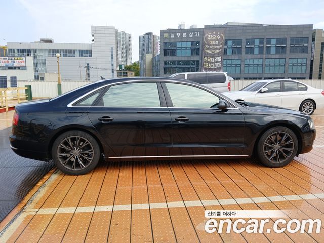 Audi A8 2012 — photo 6