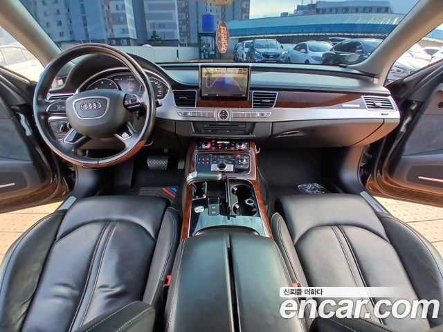 Audi A8 2012 — photo 10