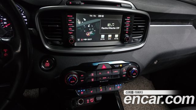 Kia Sorento 2017 — photo 14