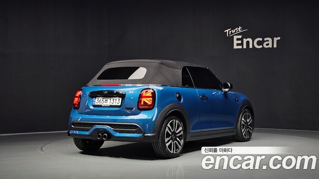 Mini Cooper Convertible 2024 — photo 2