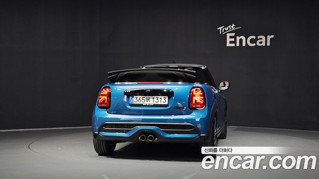Mini Cooper Convertible 2024 — photo 4