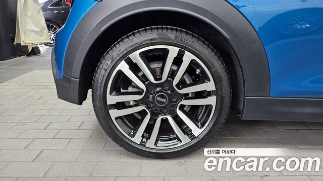 Mini Cooper Convertible 2024 — photo 5