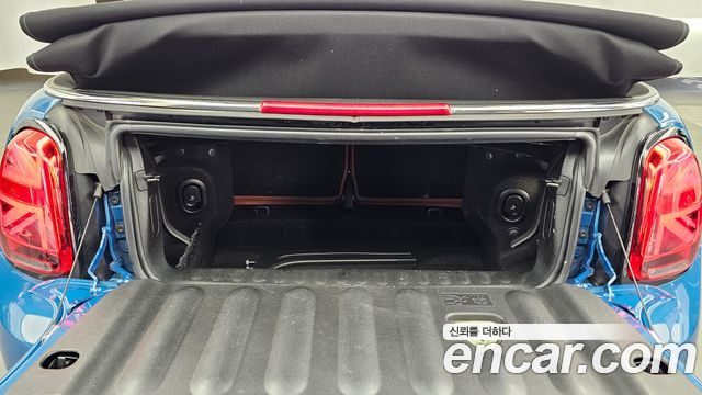 Mini Cooper Convertible 2024 — photo 20