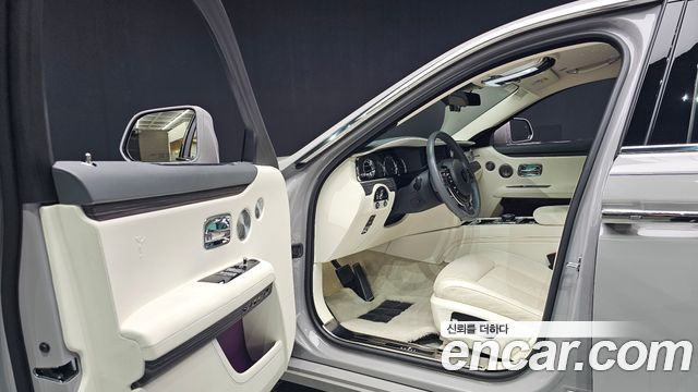 Rolls-Royce Ghost 2021 — photo 10