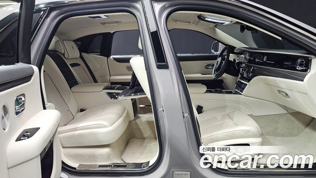 Rolls-Royce Ghost 2021 — photo 13