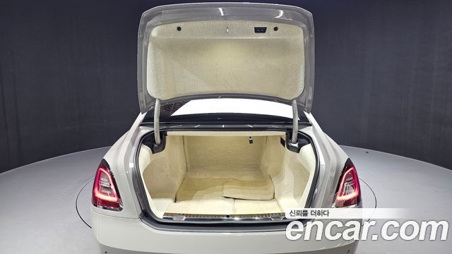 Rolls-Royce Ghost 2021 — photo 20