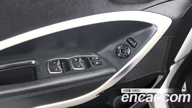 Hyundai Santafe 2014 — photo 29